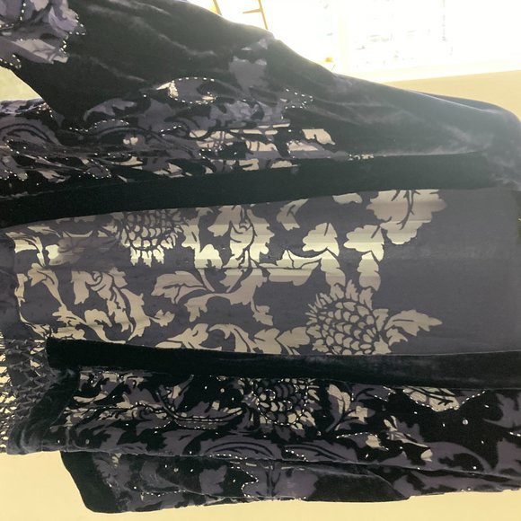 Blue Devore Velvet Kimono - Picture 2 of 7